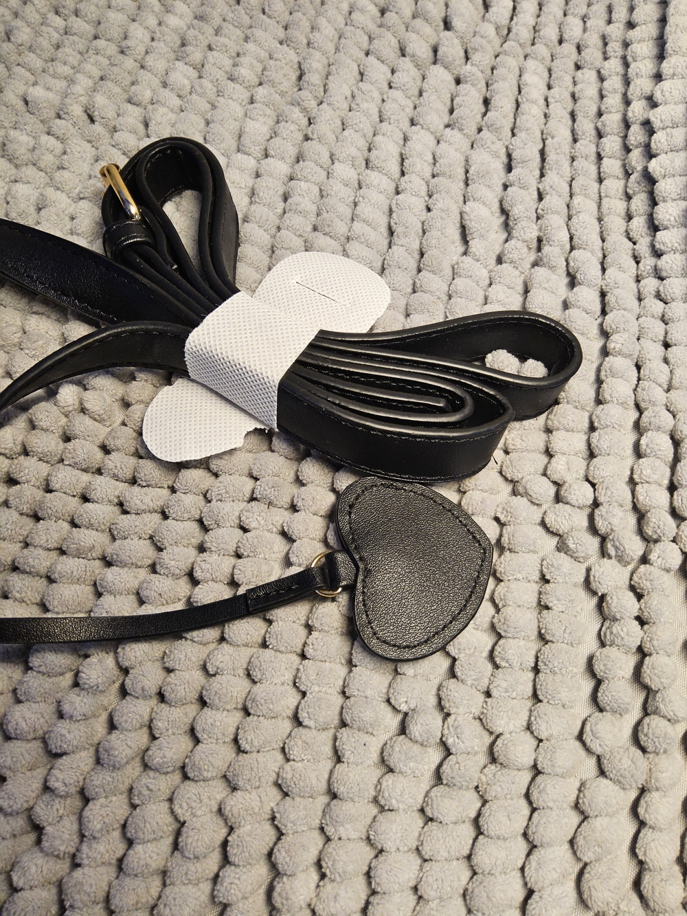 NWT bebe Black Heart Crossbody Bag - Picture 10 of 15